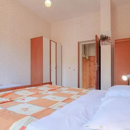 Petretic 1 Apartment